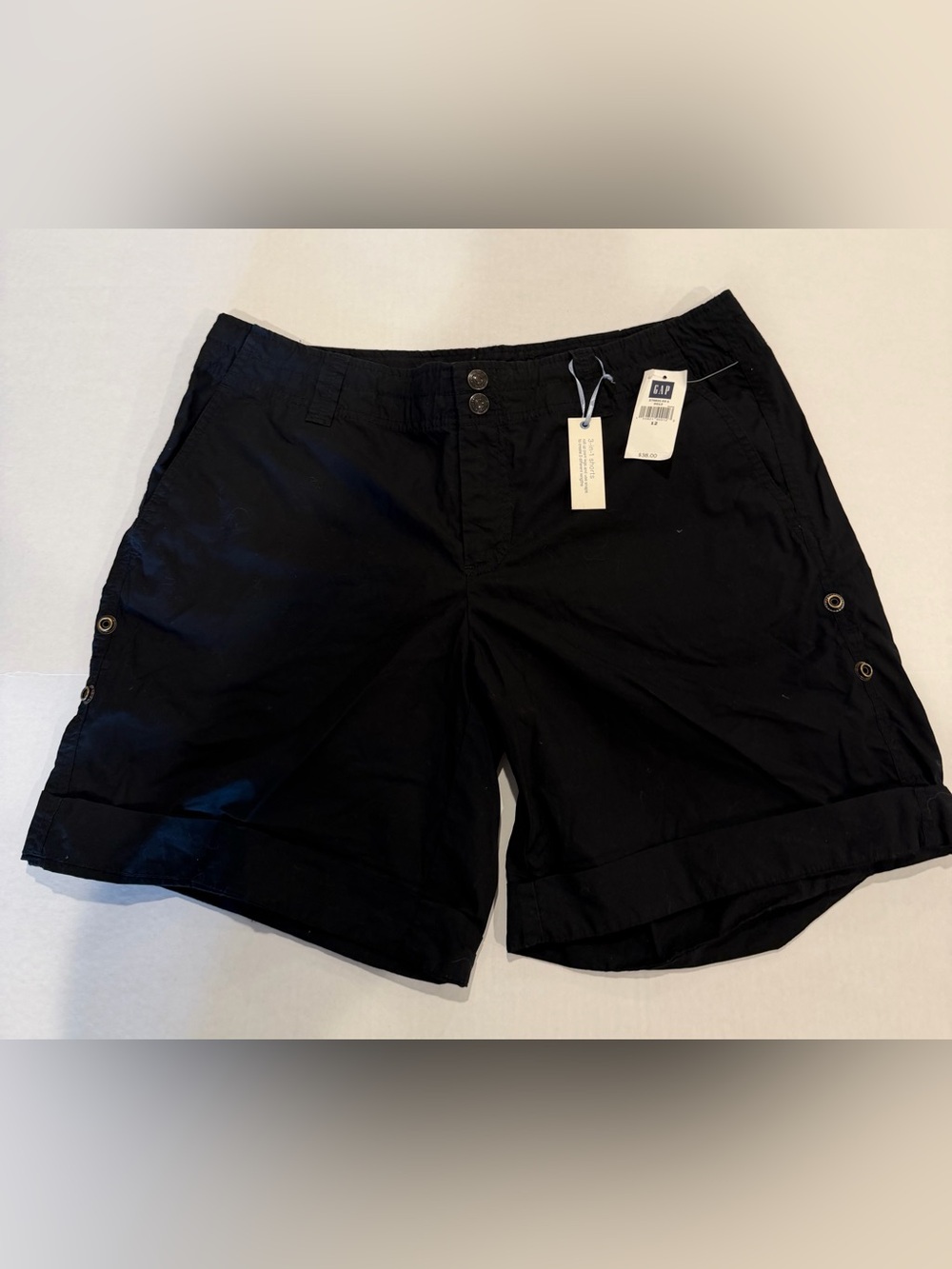 GAP Women’s Black Casual Cargo Shorts size 12- 
3 in 1 shorts -NEW WITH TAGS